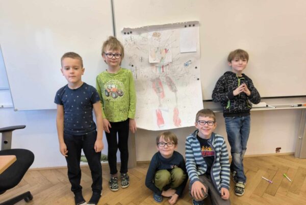 Náhledová fotka k článku: 🩺🚑 Tematický týden v 1. C – Lidské tělo a úrazy👩‍⚕️💪