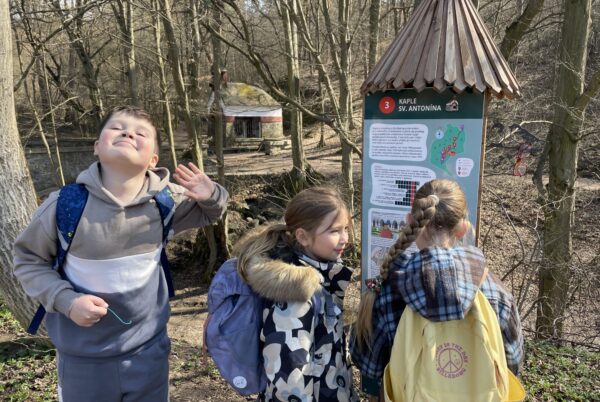 Náhledová fotka k článku: Terénní výuka 4. třídy 🌳