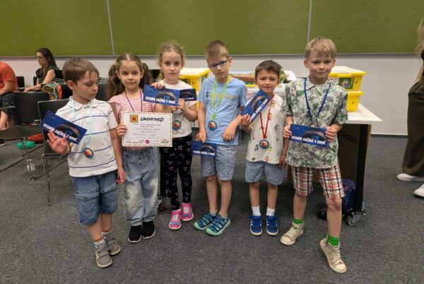 Náhledová fotka k článku: First LEGO League